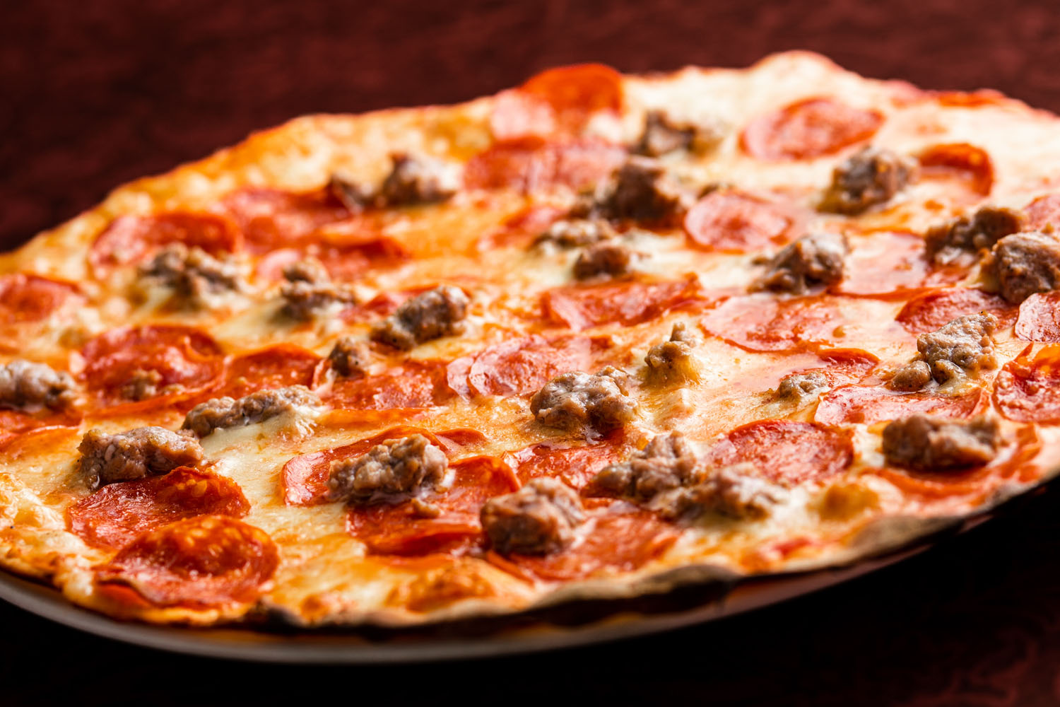 pizza salsiccia e salamino del ristorante pizzeria La Cantina a Greve in Chianti